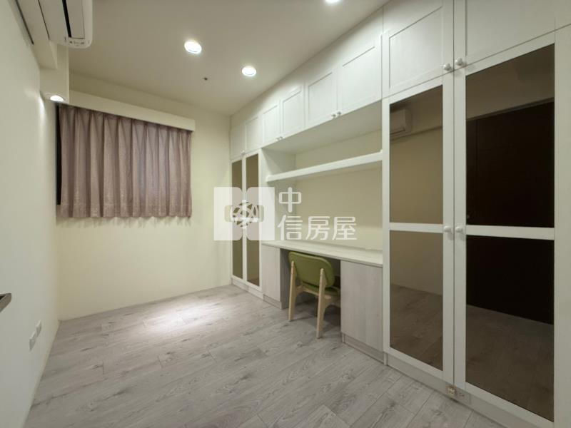 千謙苑精裝朝南大三房平車房屋室內格局與周邊環境