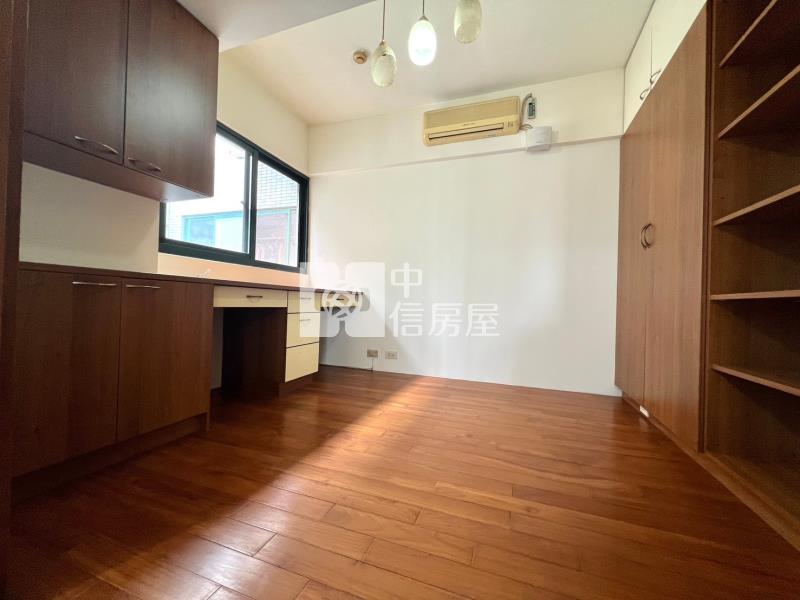 中山醫捷運站~鑫園BOX三房平車景觀宅房屋室內格局與周邊環境