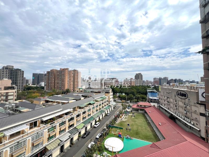 中山醫捷運站~鑫園BOX三房平車景觀宅房屋室內格局與周邊環境