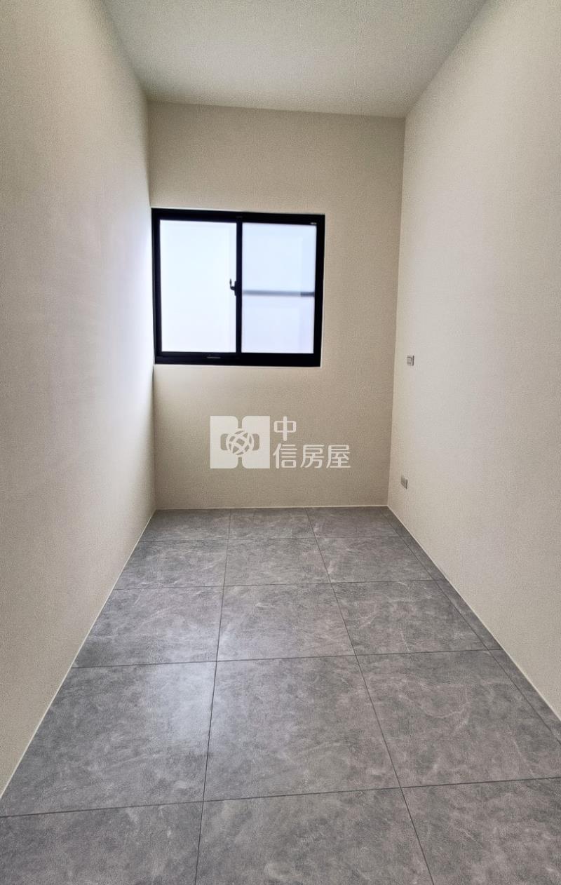 東區南紡整新時尚車庫透天房屋室內格局與周邊環境