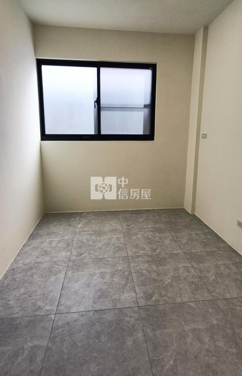 東區南紡整新時尚車庫透天房屋室內格局與周邊環境