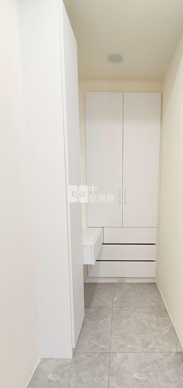 東區南紡整新時尚車庫透天房屋室內格局與周邊環境
