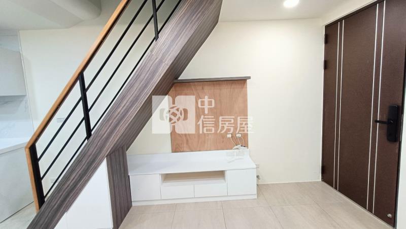 東區南紡整新時尚車庫透天房屋室內格局與周邊環境