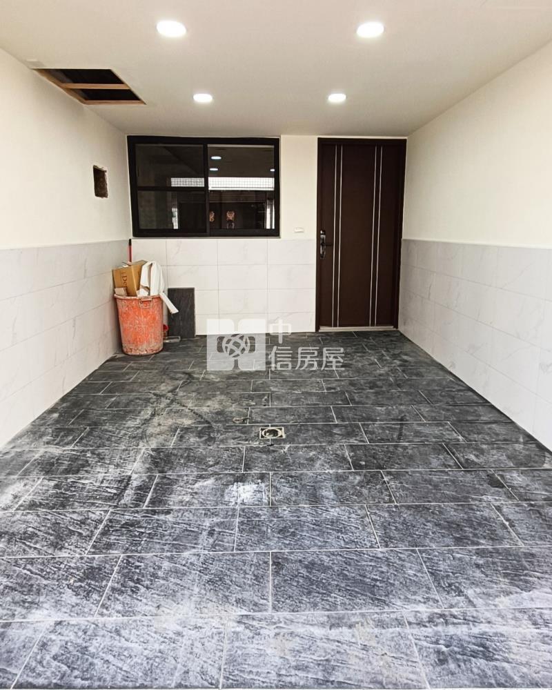 東區南紡整新時尚車庫透天房屋室內格局與周邊環境