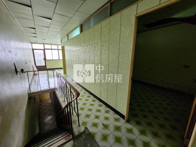 龍岡大地坪透天房屋室內格局與周邊環境