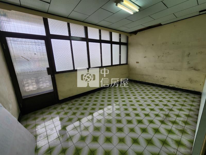 龍岡大地坪透天房屋室內格局與周邊環境