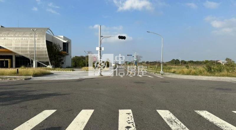 毗鄰新營轉運站黃金建地1房屋室內格局與周邊環境