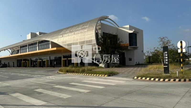 毗鄰新營轉運站黃金建地1房屋室內格局與周邊環境