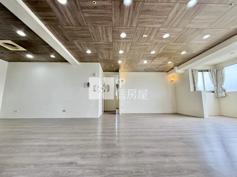 千萬視野無價|三面採光明亮通透入門玄關大客廳三房房屋室內格局與周邊環境