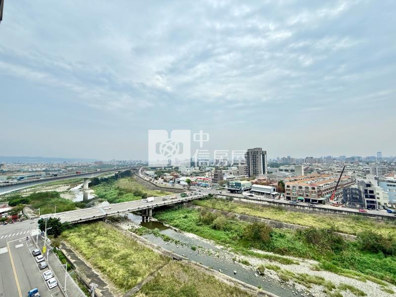 千萬視野無價|三面採光明亮通透入門玄關大客廳三房房屋室內格局與周邊環境