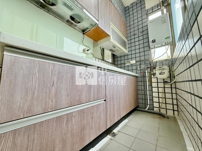 千萬視野無價|三面採光明亮通透入門玄關大客廳三房房屋室內格局與周邊環境