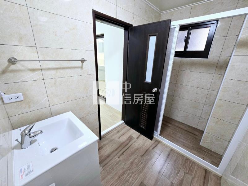 苗栗全新前庭雙車透天房屋室內格局與周邊環境