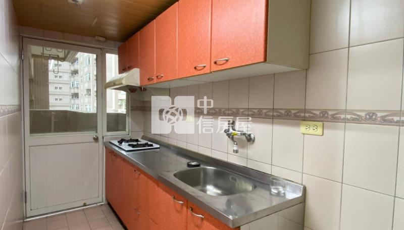 水湳經貿四房平車房屋室內格局與周邊環境