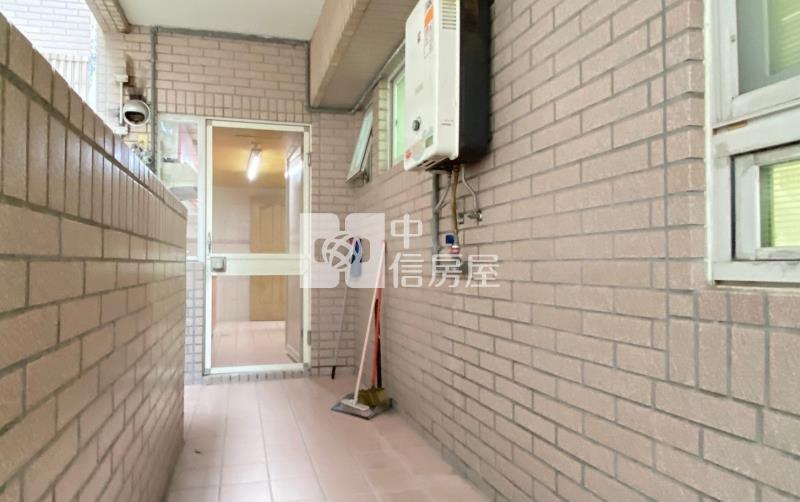 水湳經貿四房平車房屋室內格局與周邊環境