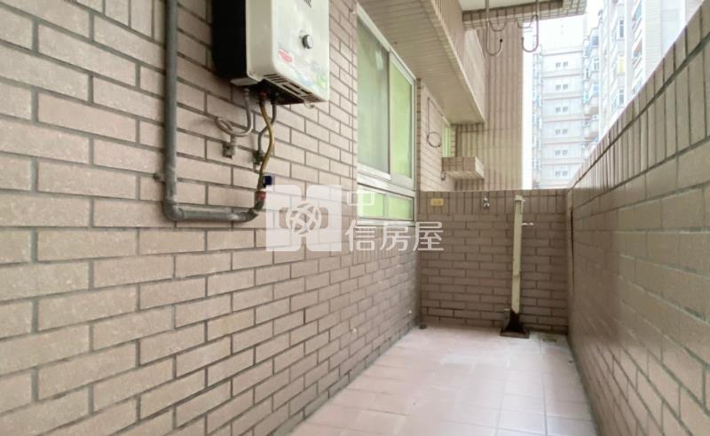 水湳經貿四房平車房屋室內格局與周邊環境