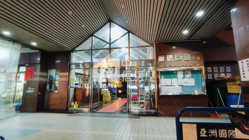 潭子慶懋巨鎮合併戶4房+車位房屋室內格局與周邊環境