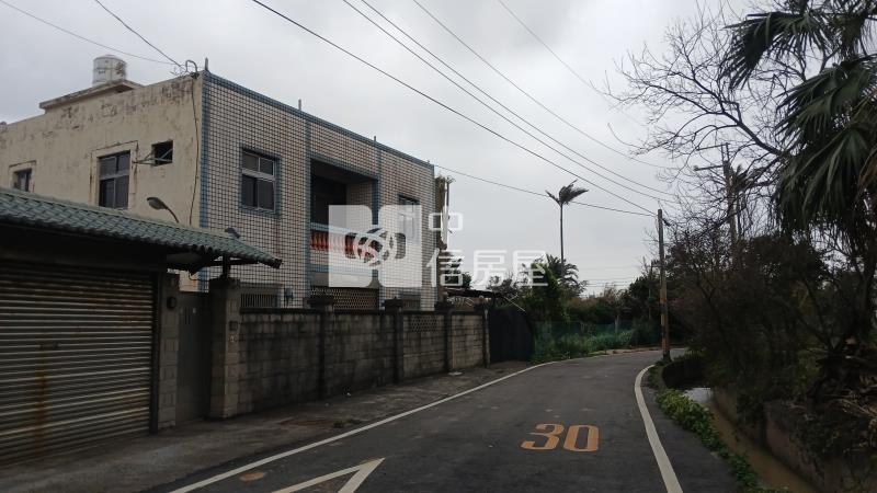 觀音蓮園旁三面路 買地送農舍房屋室內格局與周邊環境