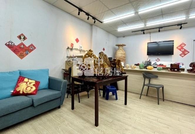 台南新營超大地坪透店房屋室內格局與周邊環境