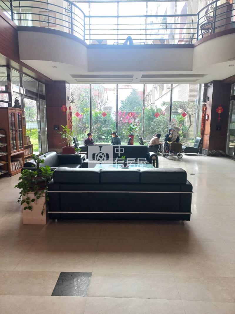 內壢中正國小景觀電梯三房房屋室內格局與周邊環境