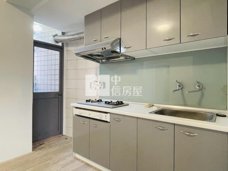 水湳經貿｜電梯美兩房房屋室內格局與周邊環境