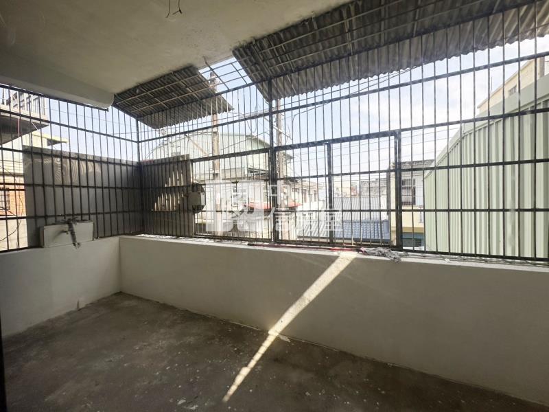 僑愛國小邊間透店房屋室內格局與周邊環境