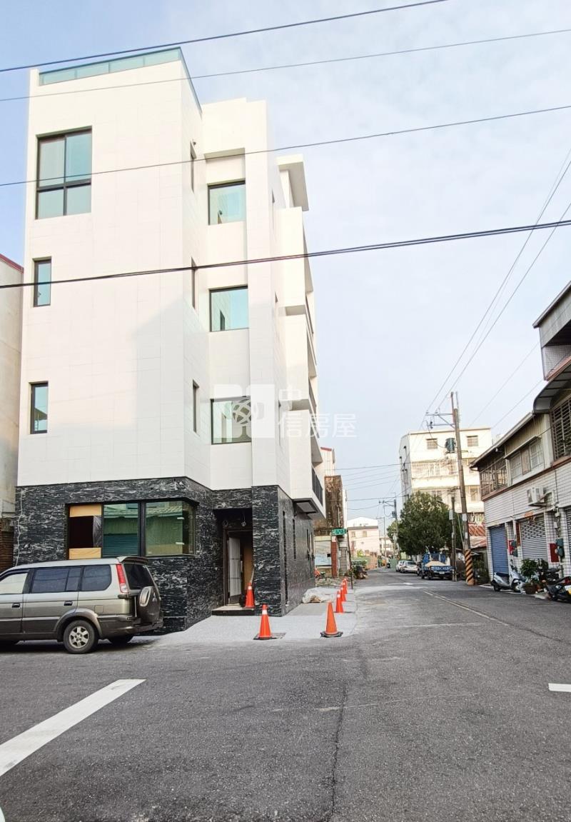 歸仁八甲三面臨路127大地坪透天厝房屋室內格局與周邊環境