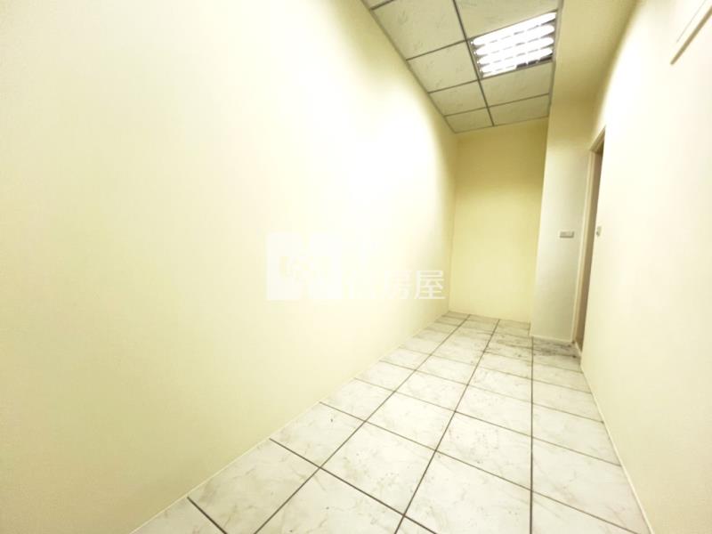 【新世紀】桃園中山路百坪稀有商辦房屋室內格局與周邊環境