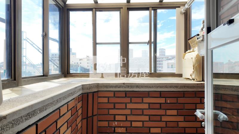 文化路旁 ★影音空拍在中信嘉義玉山店房屋室內格局與周邊環境