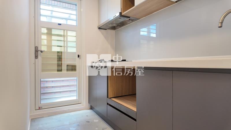 文化路旁 ★影音空拍在中信嘉義玉山店房屋室內格局與周邊環境