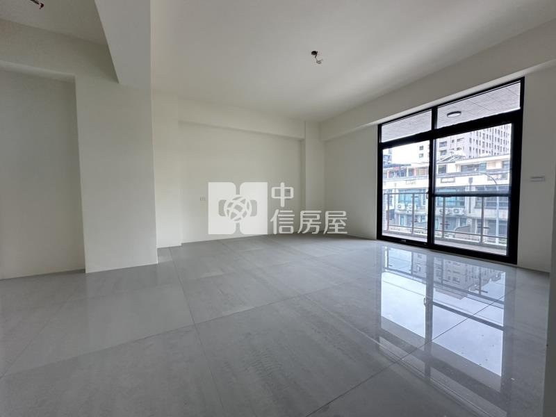 大里立新學區臨路大面寬全新電梯別墅房屋室內格局與周邊環境