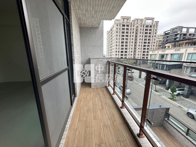 大里立新學區臨路大面寬全新電梯別墅房屋室內格局與周邊環境