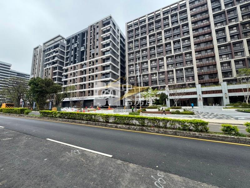 【星鑽】高鐵站前A18小坪數美店地房屋室內格局與周邊環境