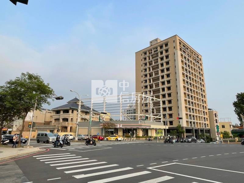 葳格晴川岸7米寬金店房屋室內格局與周邊環境