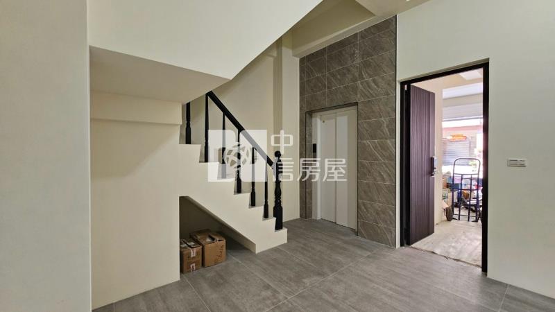 仁美國小臨路12米電梯別墅全新完工房屋室內格局與周邊環境