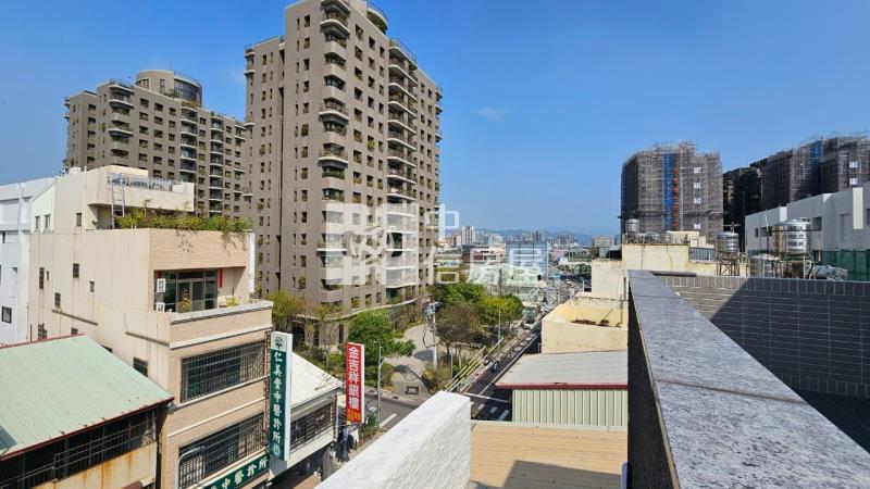 仁美國小臨路12米電梯別墅全新完工房屋室內格局與周邊環境