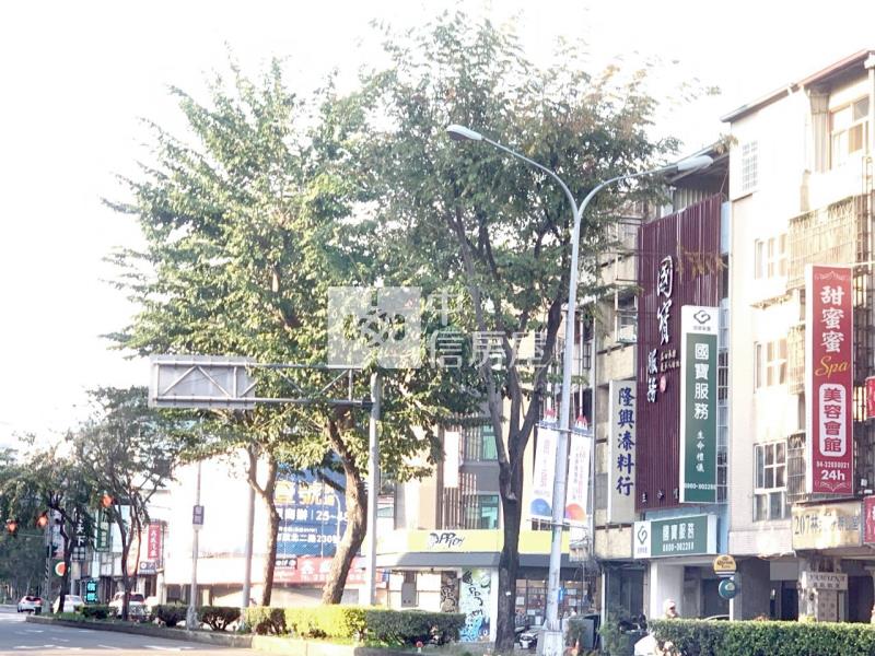 中國醫收租透店房屋室內格局與周邊環境