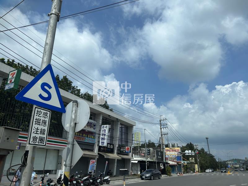 高雄高科大合法農舍房屋室內格局與周邊環境
