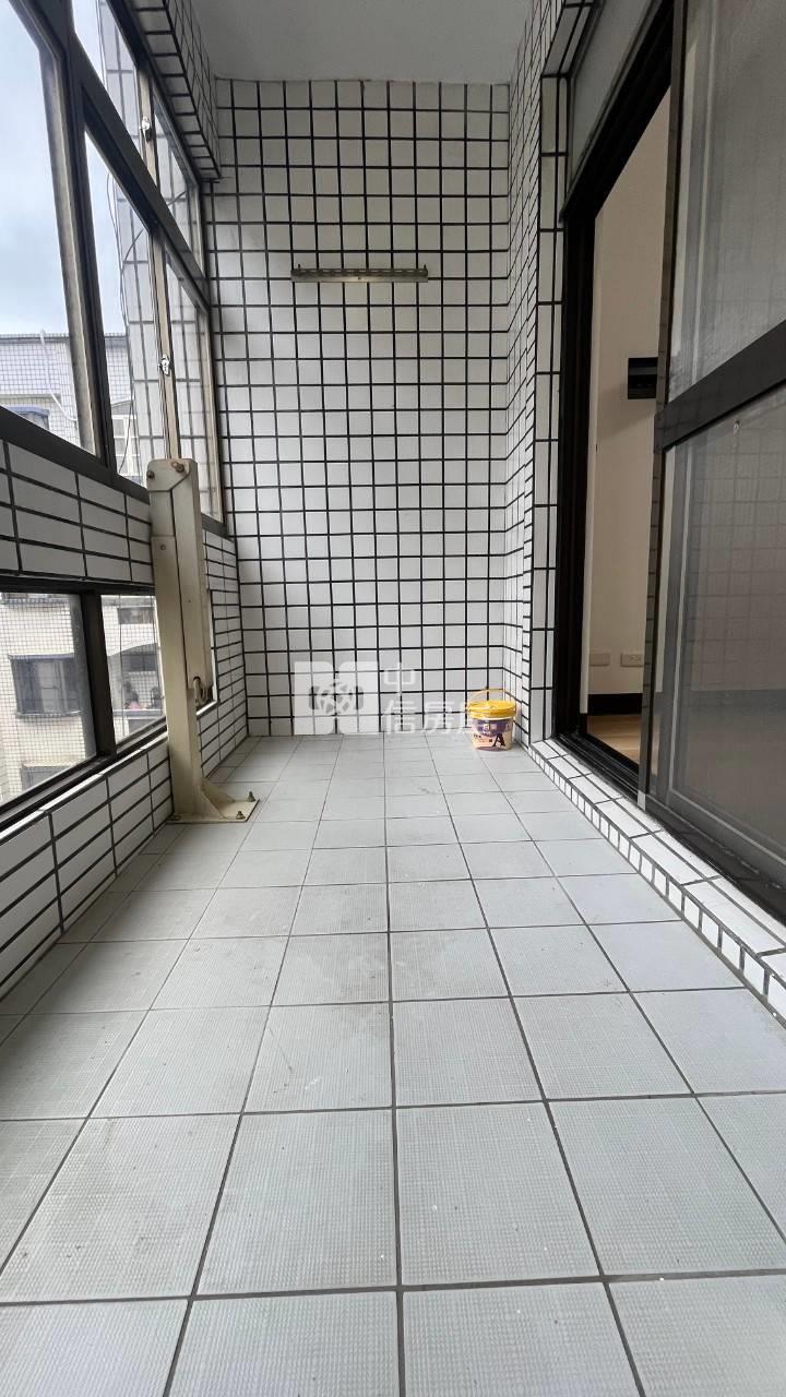 龍科三期電梯3房車房屋室內格局與周邊環境