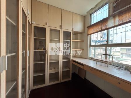 屏東房屋-公園美術館店住房屋室內格局與周邊環境
