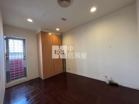 屏東房屋-公園美術館店住房屋室內格局與周邊環境