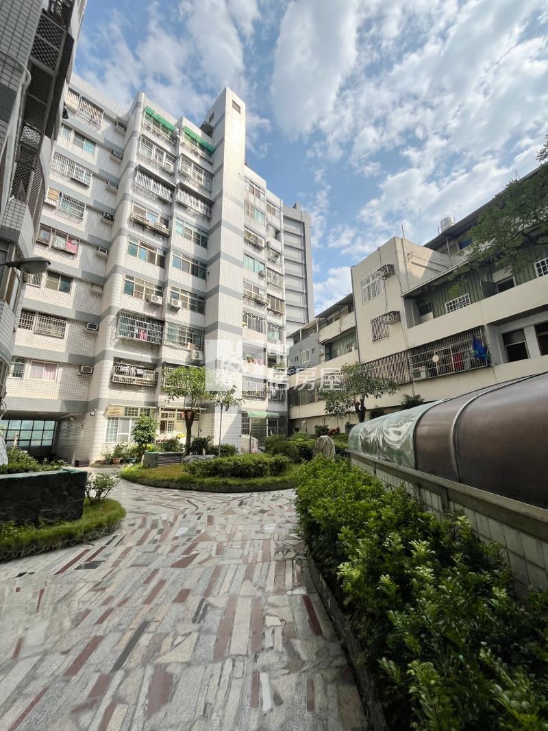 專簽信義學區大坪數美廈房屋室內格局與周邊環境