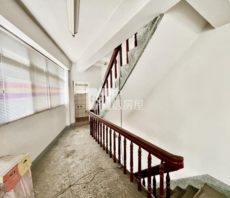 炎峰國小旁角店面房屋室內格局與周邊環境