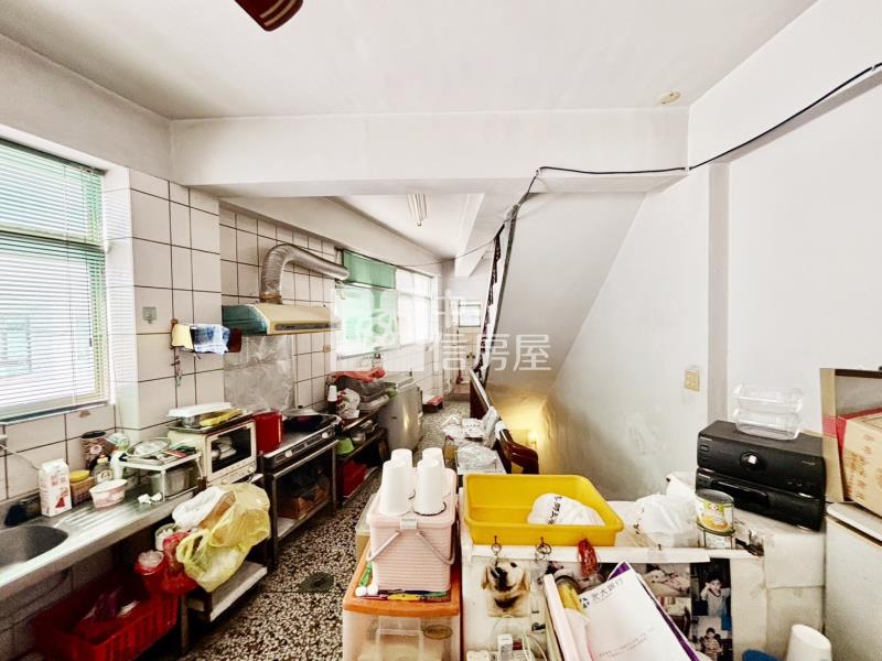 炎峰國小旁角店面房屋室內格局與周邊環境
