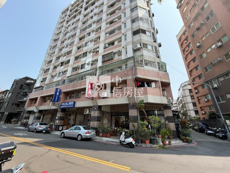 稀有柳川東路大面寬雙店面房屋室內格局與周邊環境