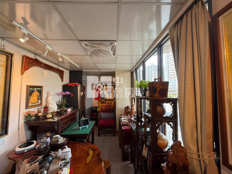 稀有柳川東路大面寬雙店面房屋室內格局與周邊環境