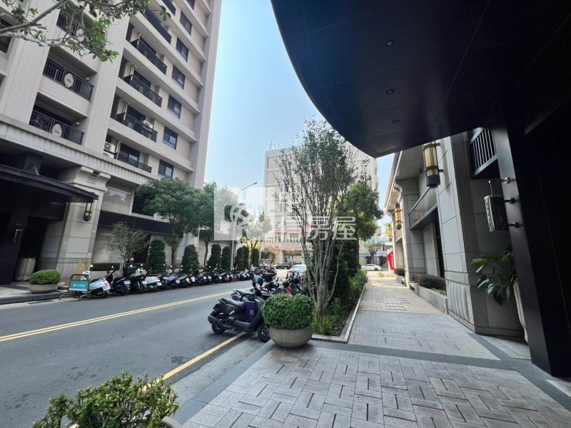 三大商圈時代菁英美三房大平車房屋室內格局與周邊環境