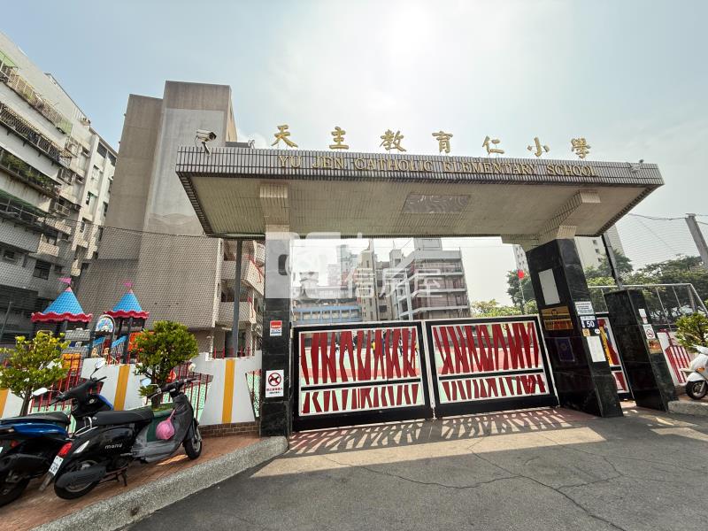 北區育仁國小三房美廈（專任）房屋室內格局與周邊環境