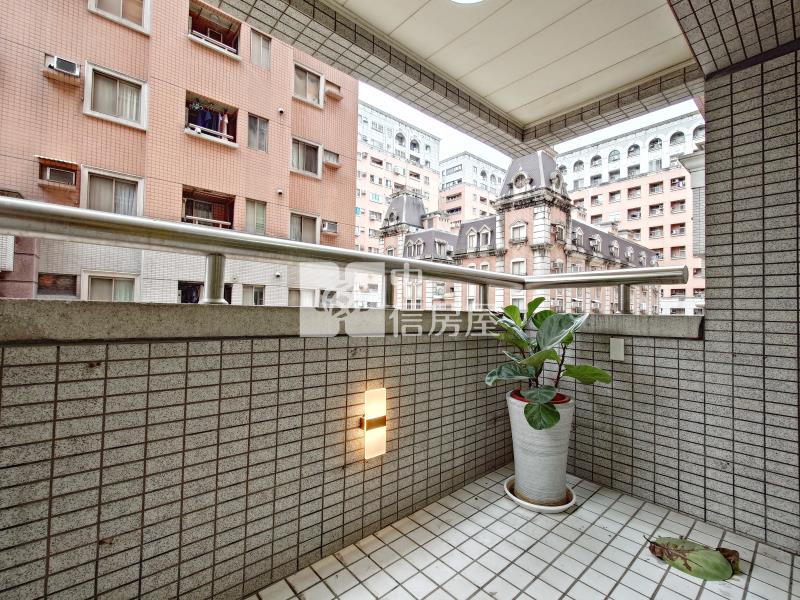 桂冠歐洲2+1房平車房屋室內格局與周邊環境