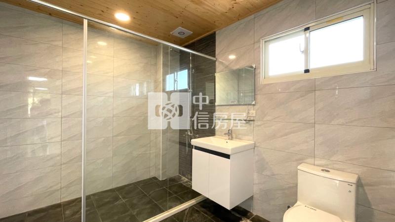 新社市中心都計內農地合法農舍豪邸房屋室內格局與周邊環境