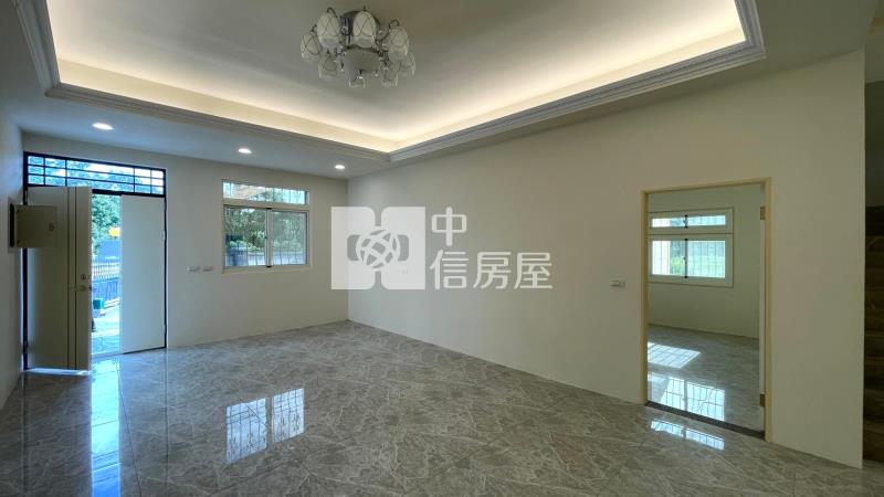 新社市中心都計內農地合法農舍豪邸房屋室內格局與周邊環境